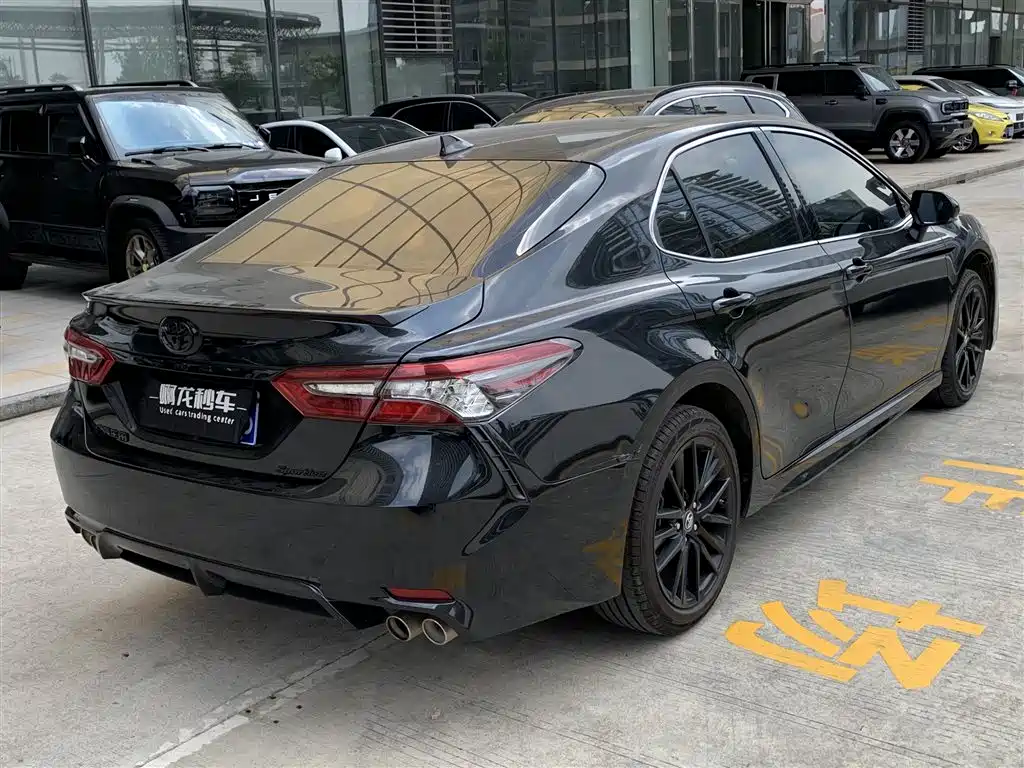 Toyota Camry — миниатюра 8