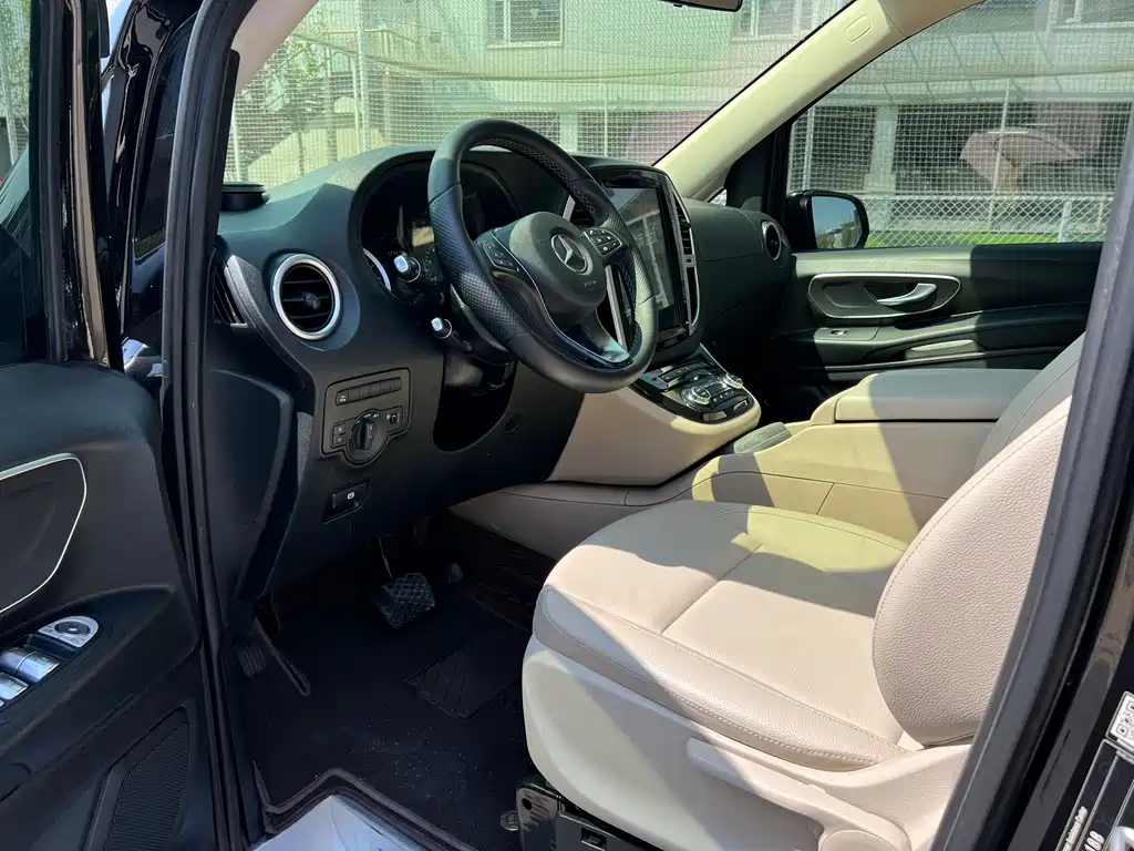 Mercedes-Benz Vito 2020 2.0T 7 мест
