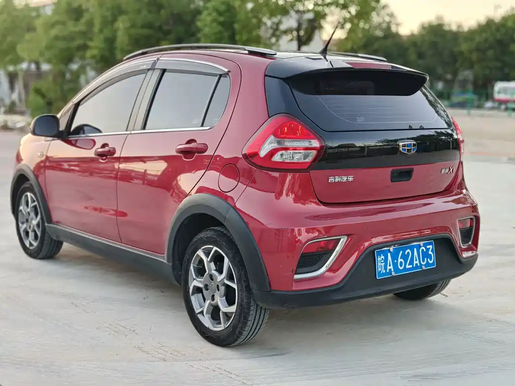 Geely Vision X1 — миниатюра 3