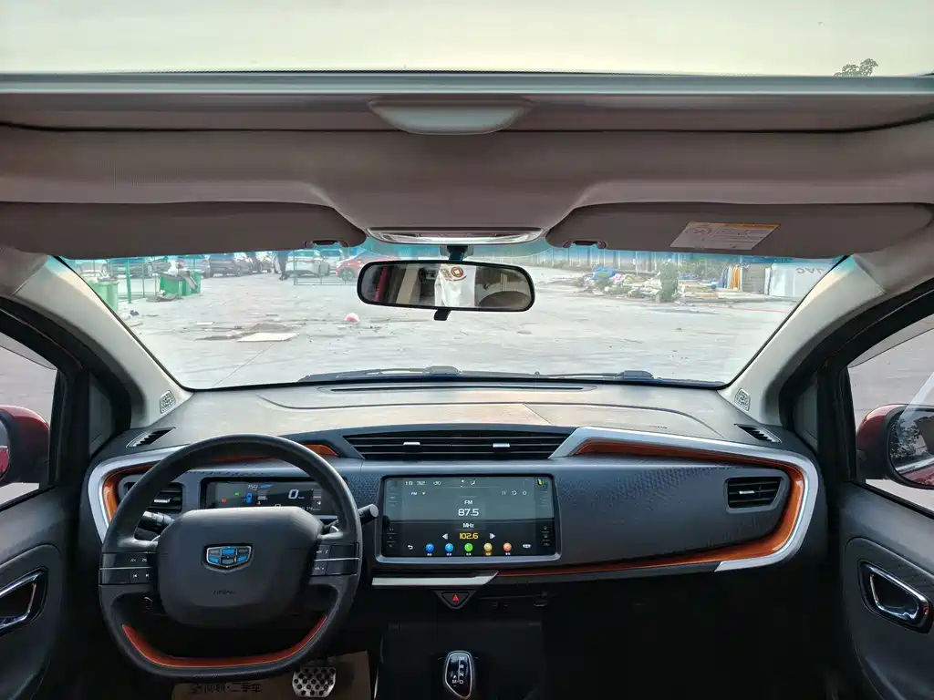 Geely Vision X1 — миниатюра 11