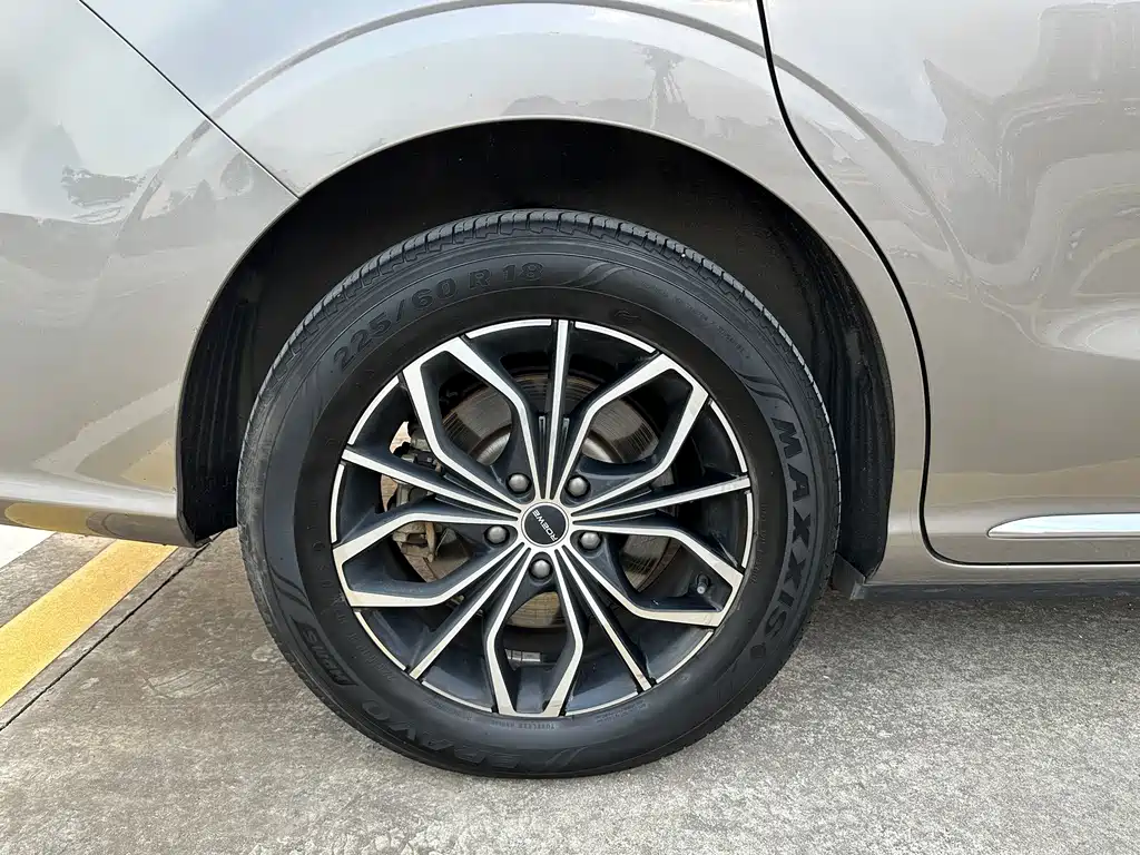 Roewe iMAX8 New Energy — миниатюра 12