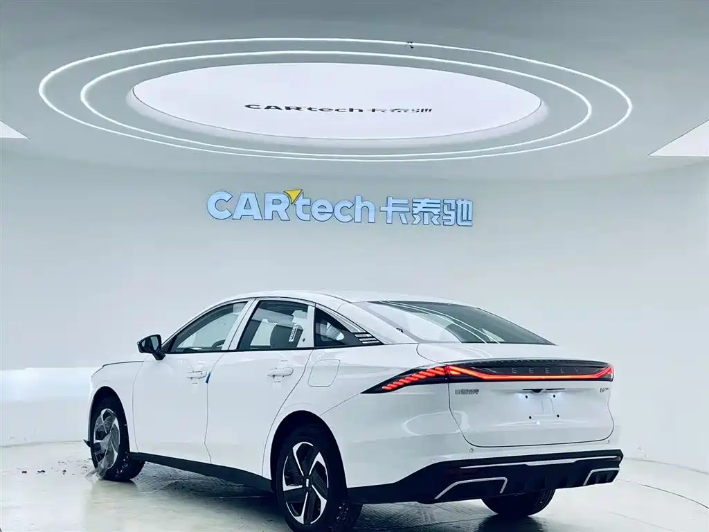 Geely Galaxy Galaxy L6 L6 2025 EM-i 140km +
