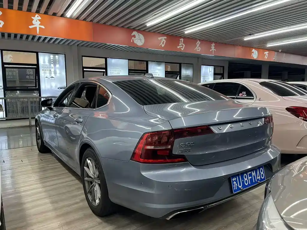 Volvo S90 2018 T4