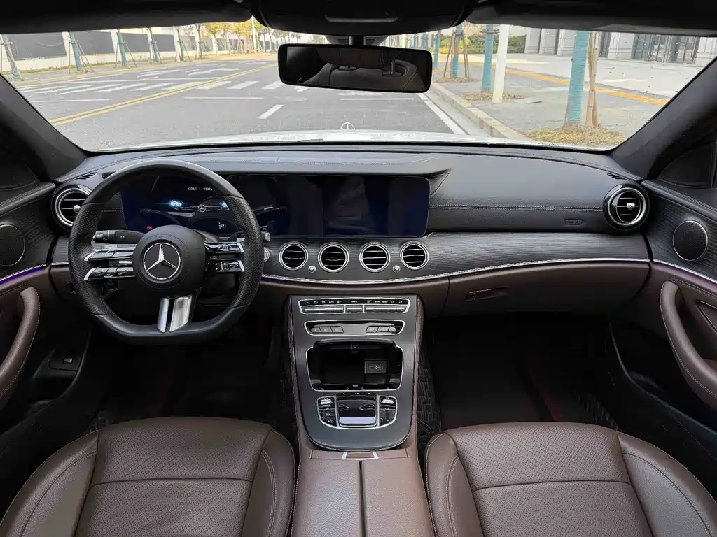 MERCEDES-BENZ E CLASS