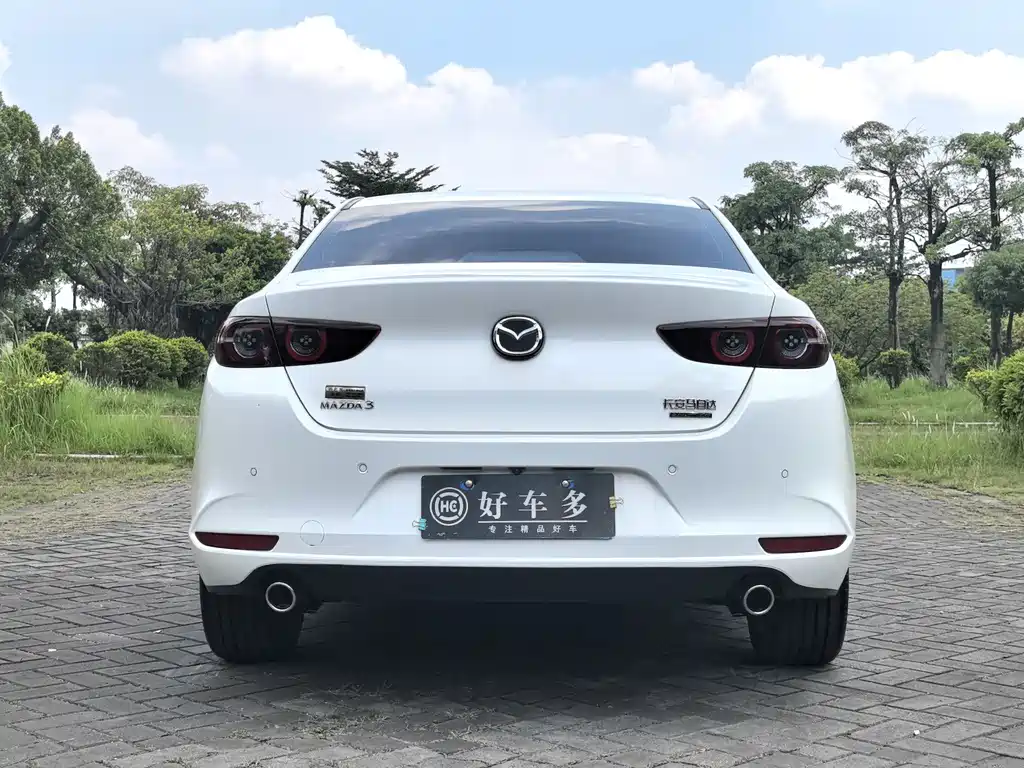 Mazda 3 Axela 2.0L Auto Quality Shine Edition, фото 6
