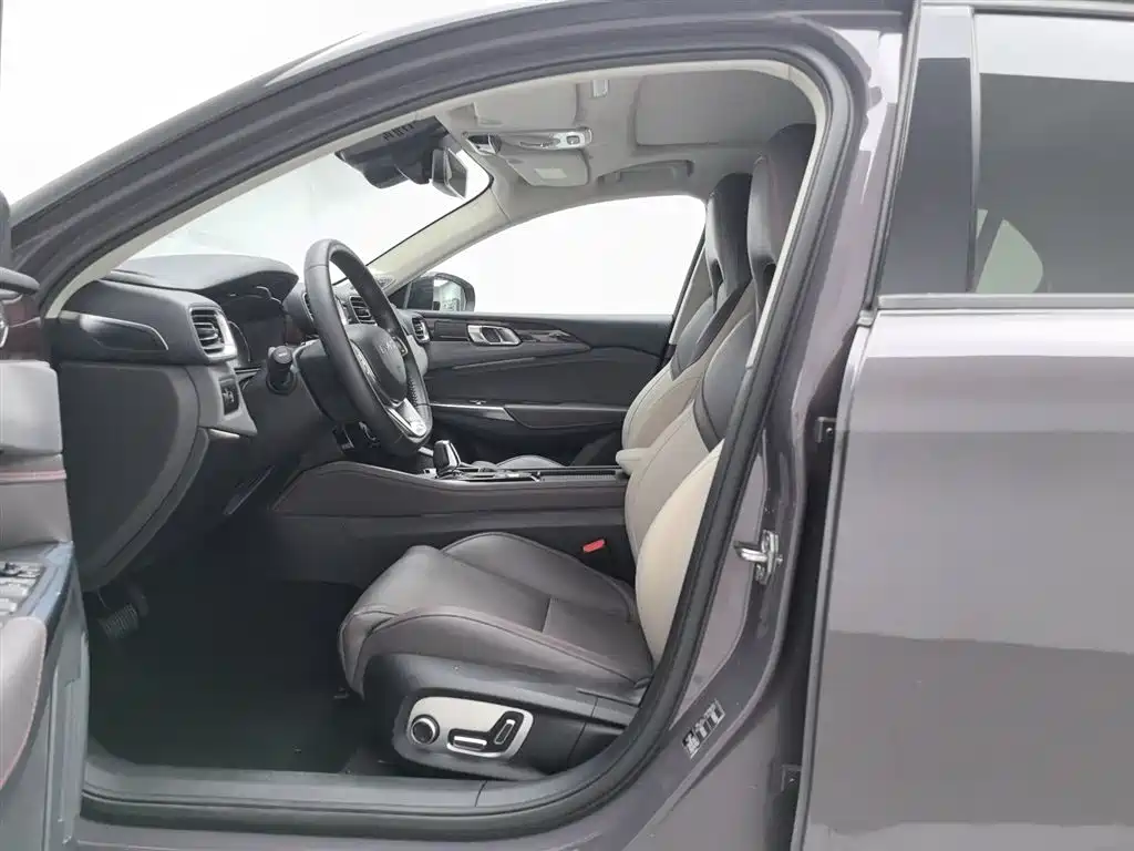 Lynk & Co 02 2019 2.0T AT Pro VI