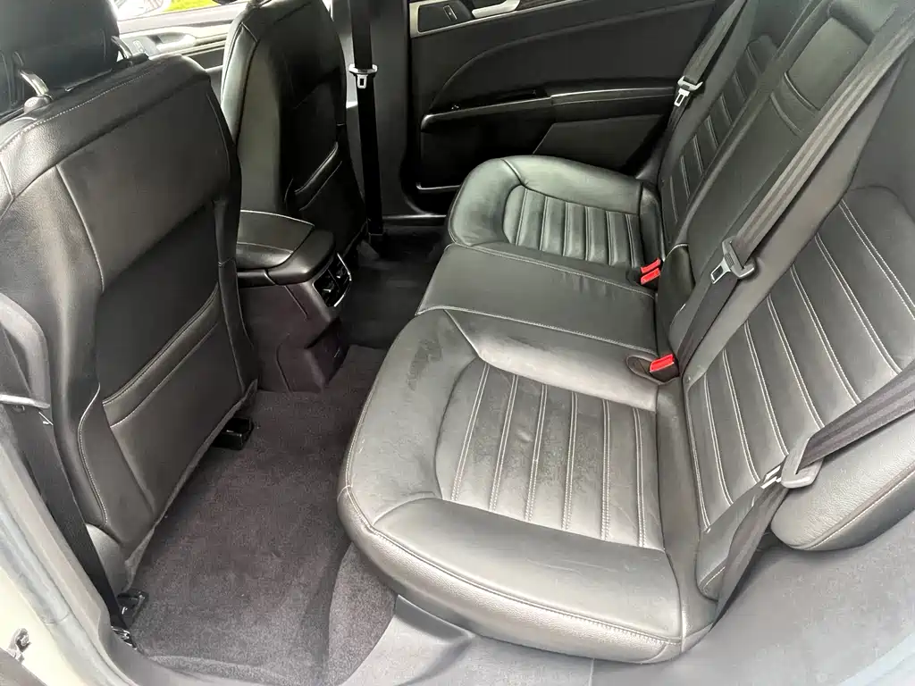Ford Mondeo — миниатюра 11