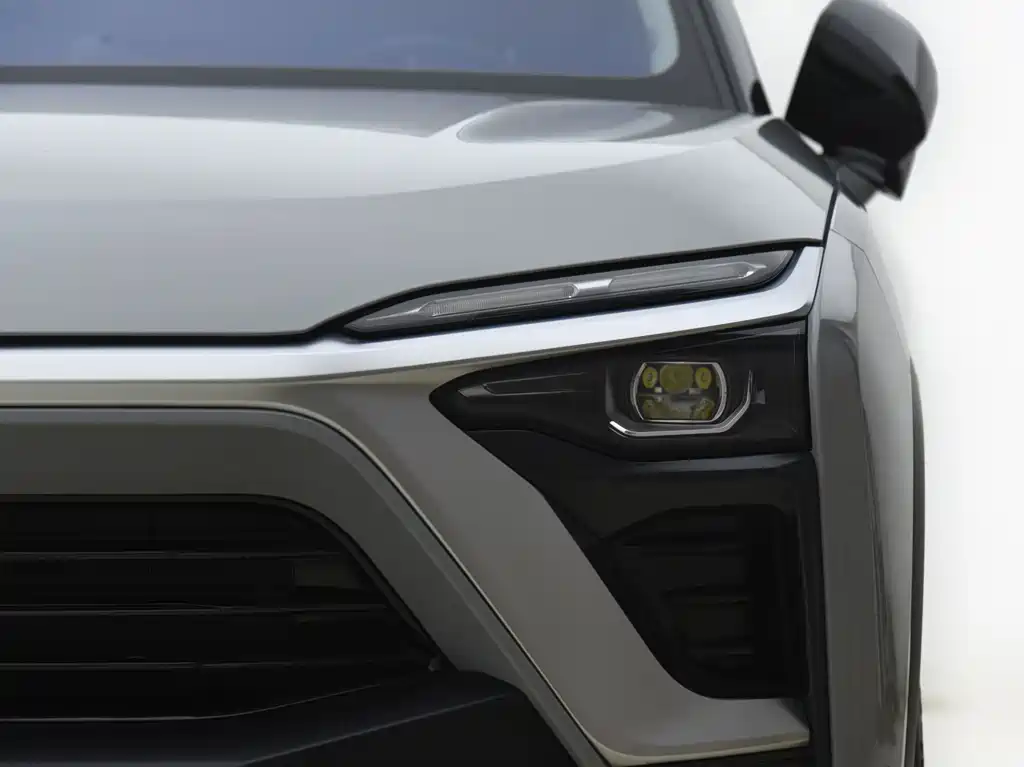 NIO ES8 2018 355KM мест