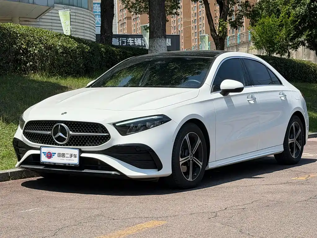 Mercedes-Benz A-Class A 2023 A 200 L Fashion