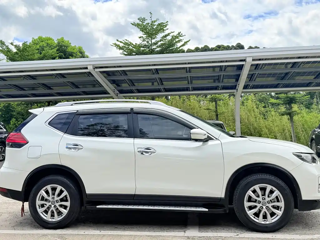 Nissan X-Trail 2017 2.0L CVT Comfort 2WD