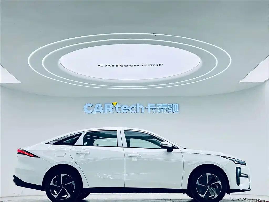 Geely Galaxy Galaxy L6 L6 2025 EM-i 140km +