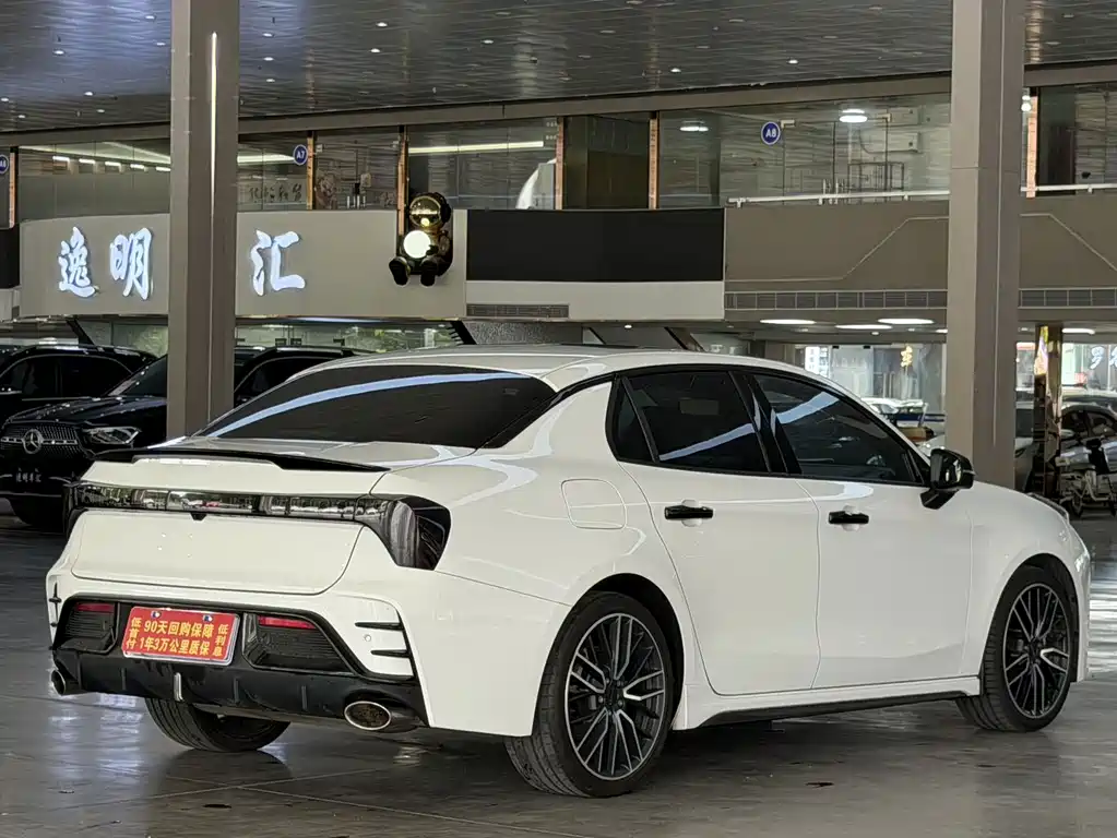 Lynk & Co 03 — миниатюра 10