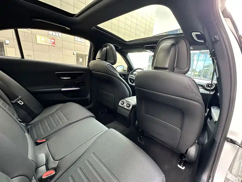 Mercedes-Benz C-Class — миниатюра 35
