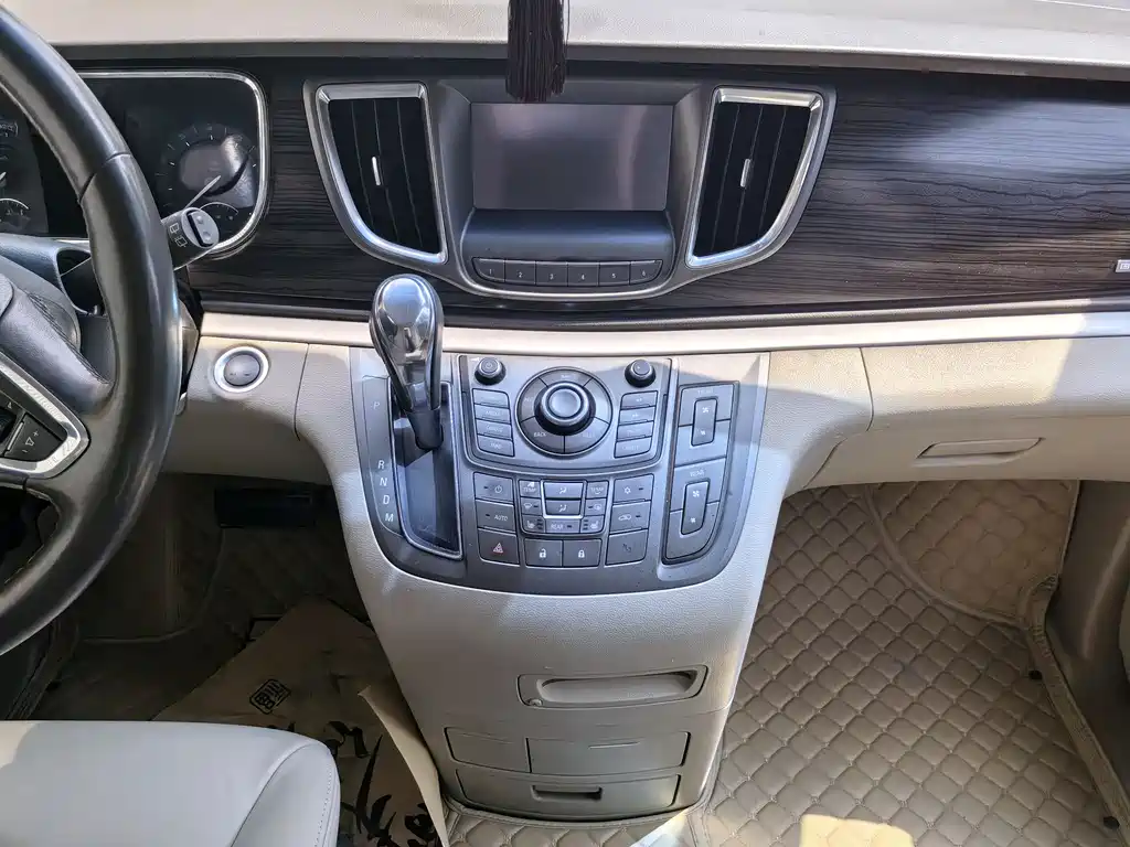 Buick GL8 2011 3.0L XT Luxury Flagship