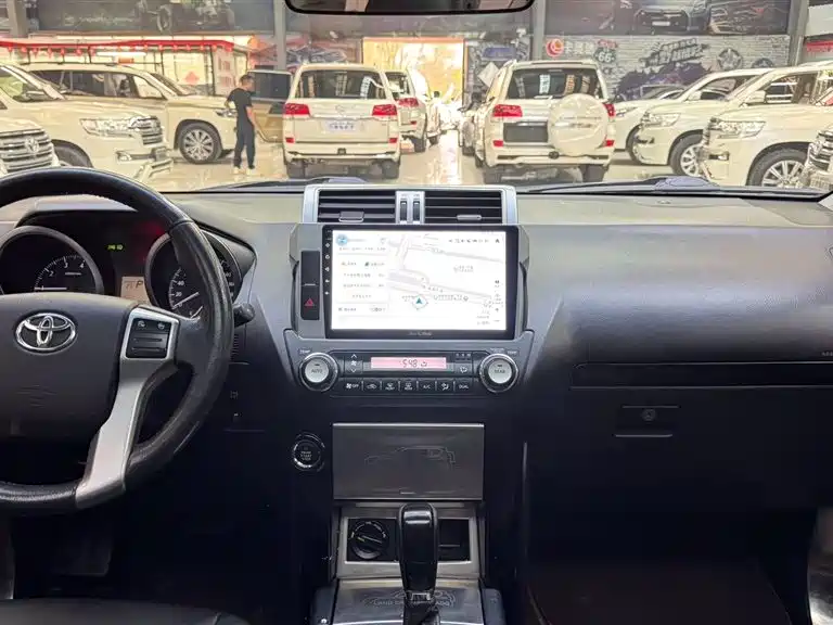 Toyota Land Cruiser Prado 2016 2.7L AT Luxury