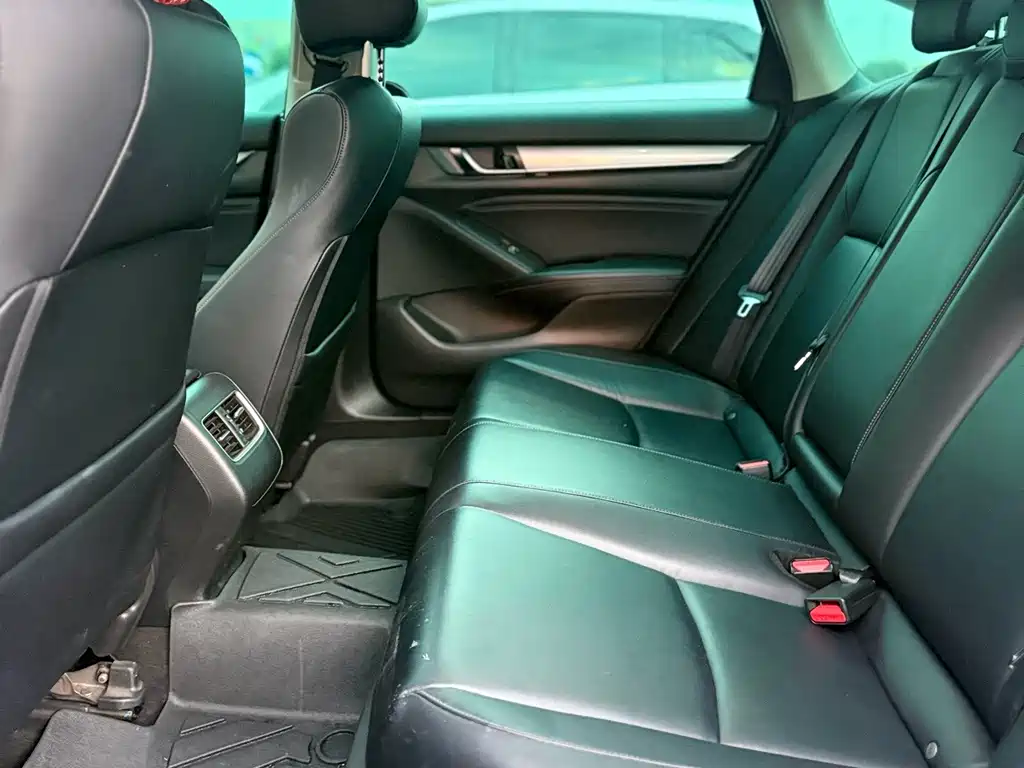Honda Accord — миниатюра 13