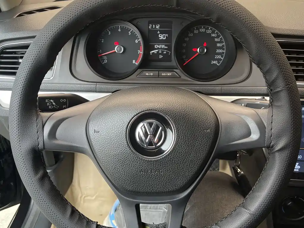 Volkswagen Lavida 1.6L Manual Elegant Edition, фото 9