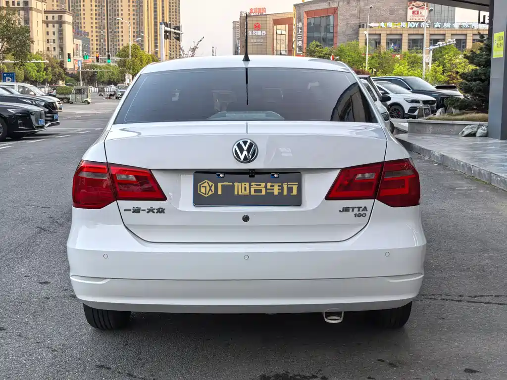 Volkswagen Jetta 2015 1.6L MT Comfort