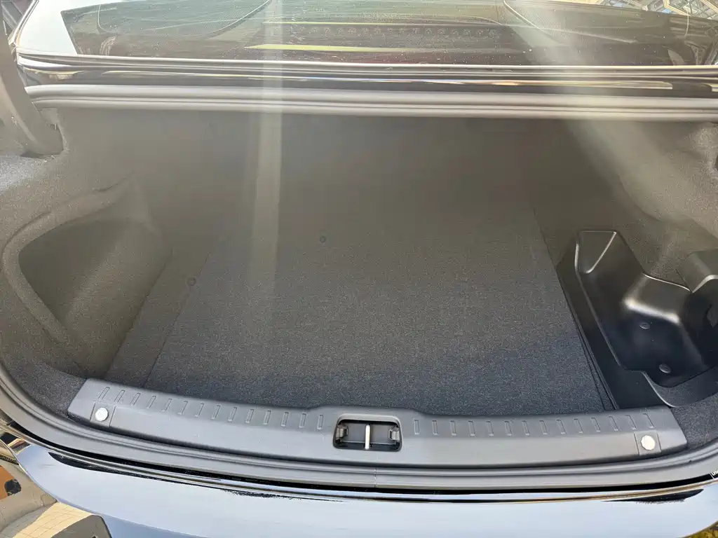 VOLVO S90 PLUG IN HYBRID