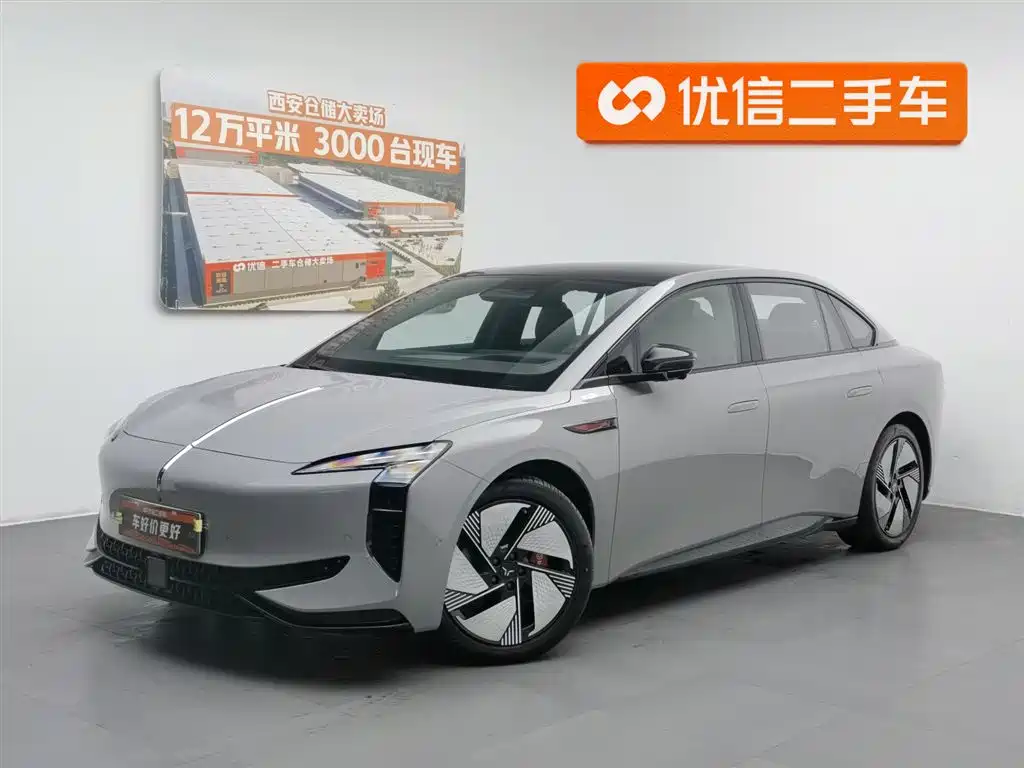Hongqi Hongqi EH7 2025