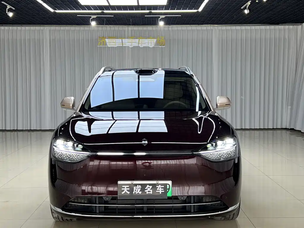 Aito M9 2025 Ultra 52kWh 6 мест (192 ）