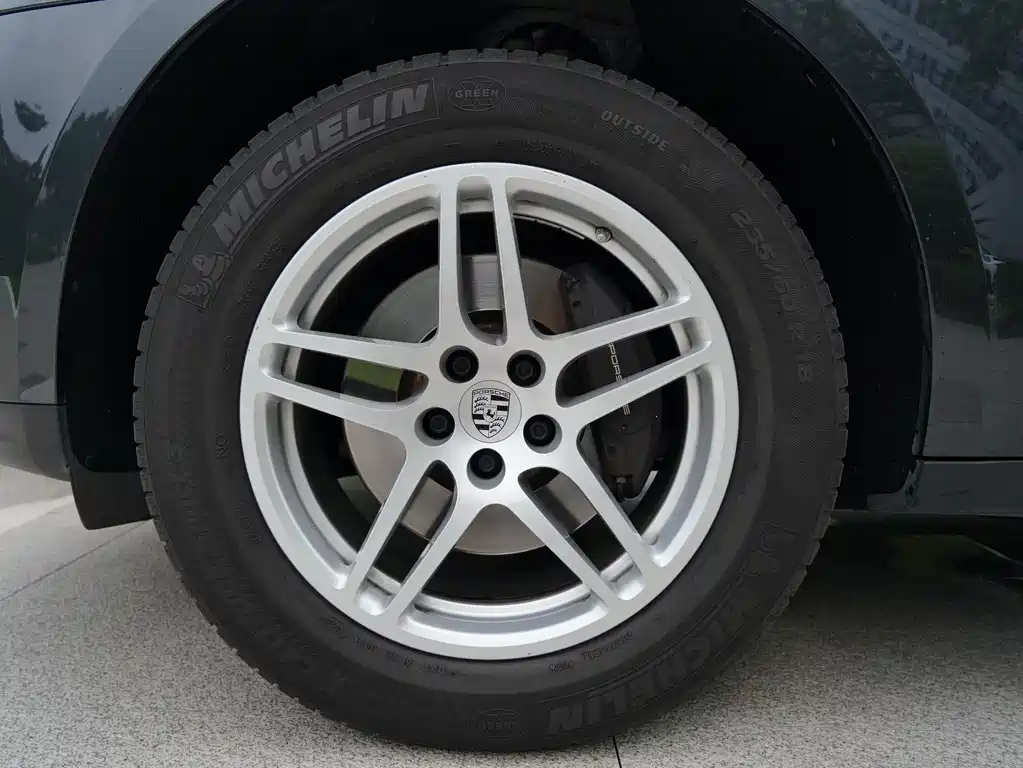 Porsche Macan — миниатюра 14