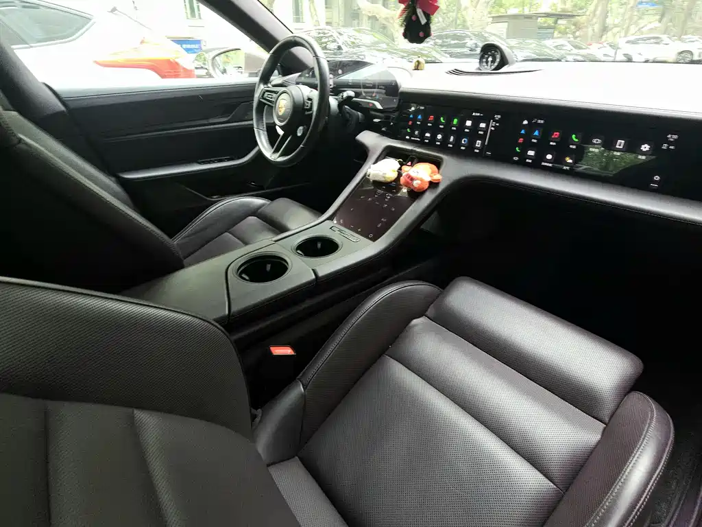 Porsche Taycan 2022 Taycan