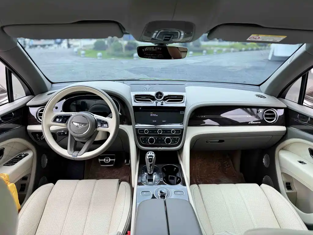 Bentley Bentayga — миниатюра 9