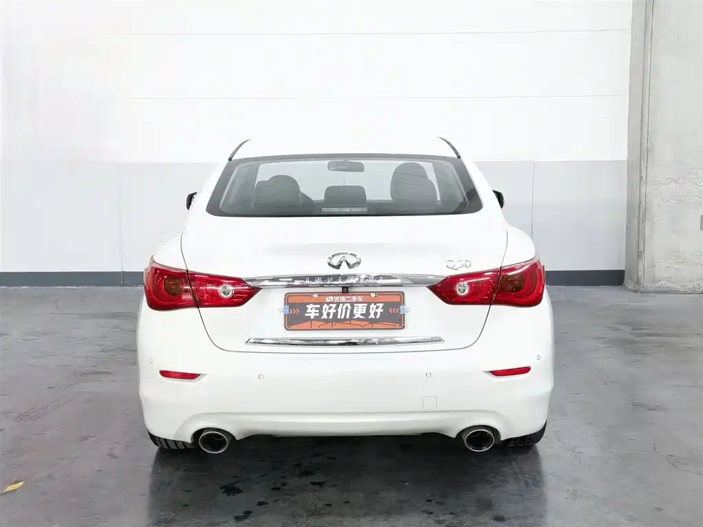 Infiniti Q50L 2015 2.0T Comfort
