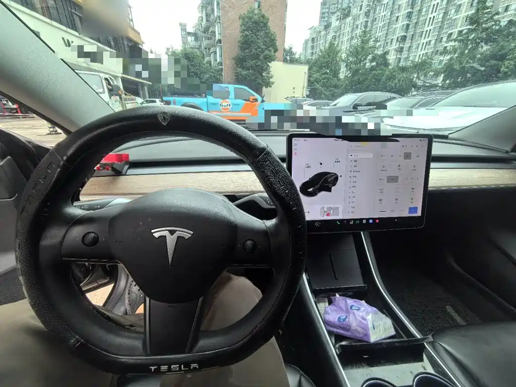 Tesla Model 3 — миниатюра 11