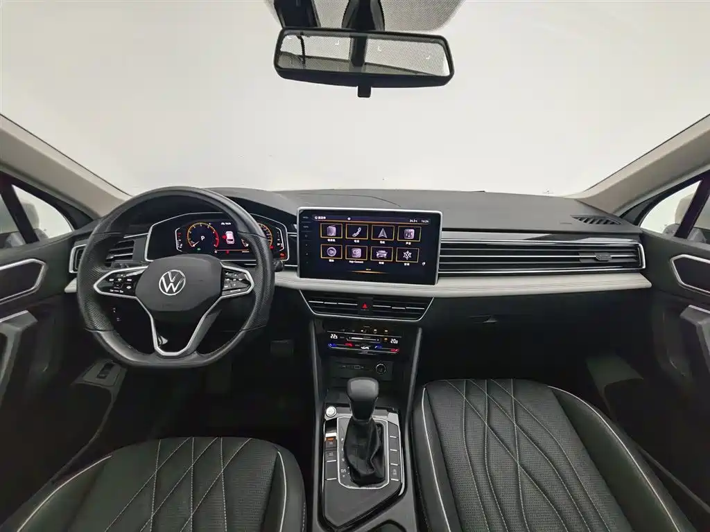 Volkswagen Tiguan L L 2022 330TSI AT Smart