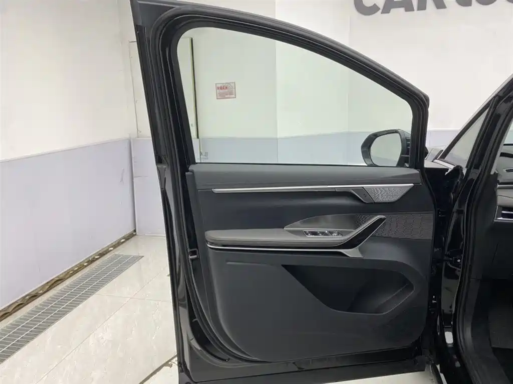 SAIC MAXUS EVERYONE 7