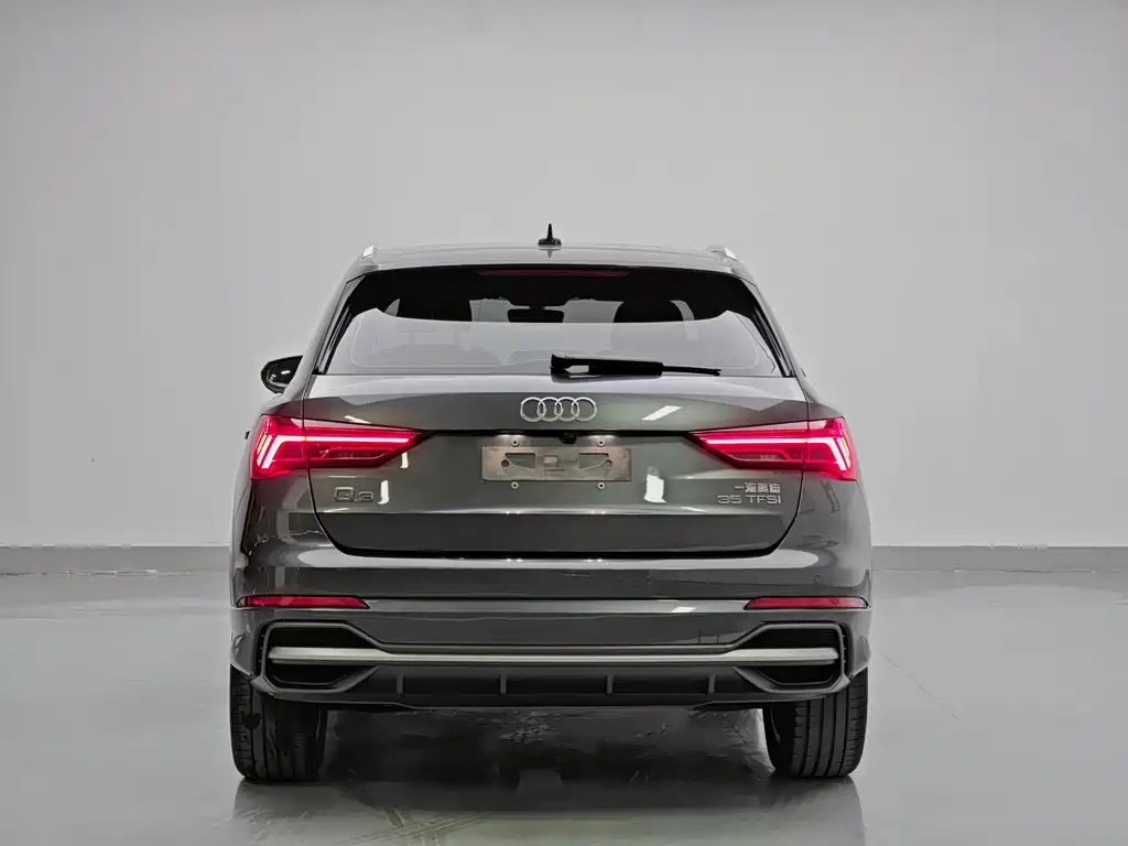 Audi Q3 2023 35 TFSI Fashion (1.4T)