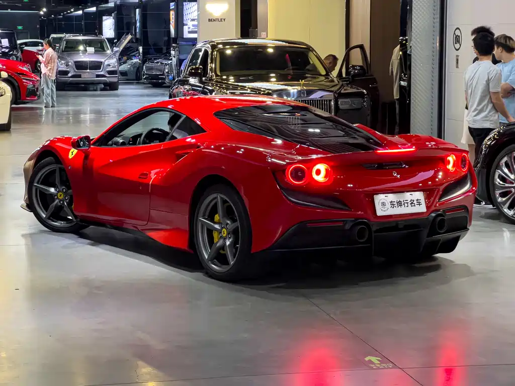Ferrari F8 2019 Tributo 3.9T V8