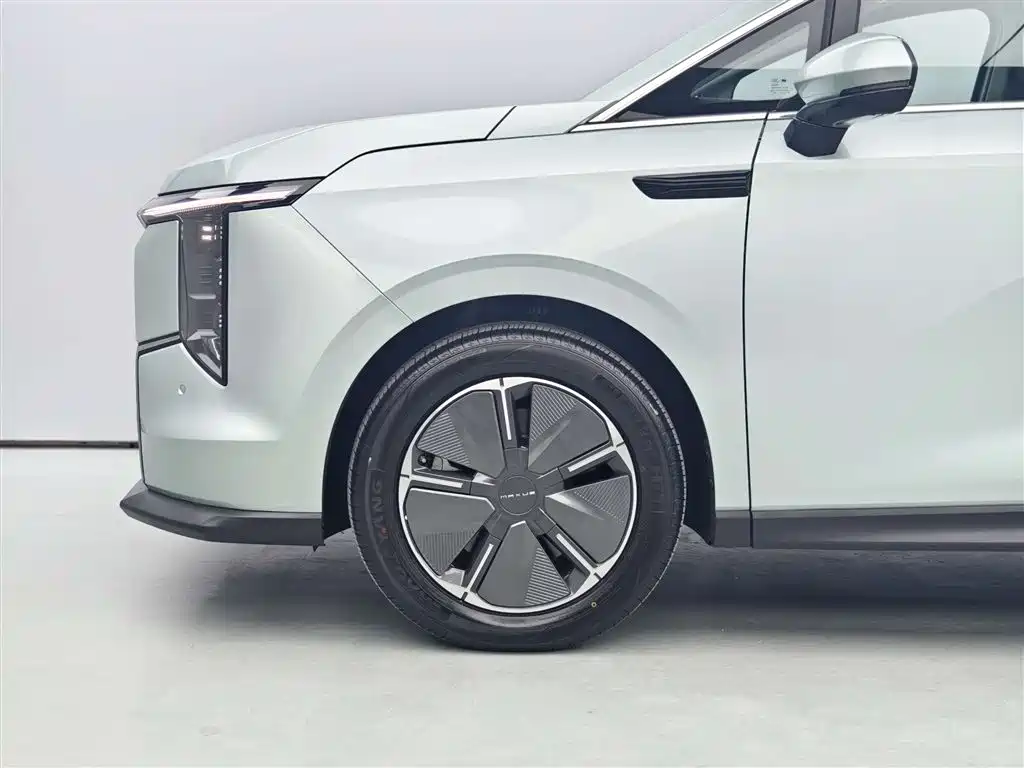 SAIC MAXUS EVERYONE 7