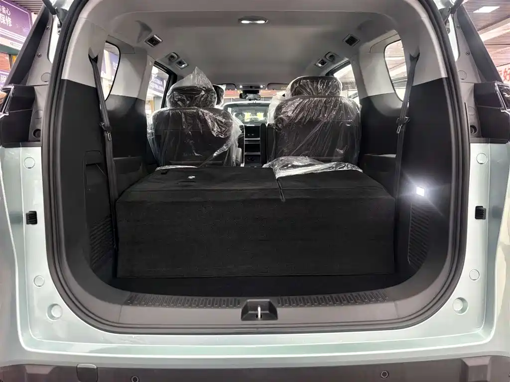 SAIC MAXUS EVERYONE 7