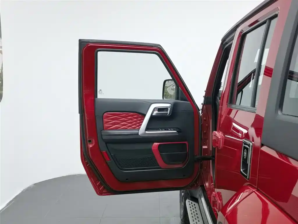 BAIC BJ40 2018 PLUS 2.0T AT