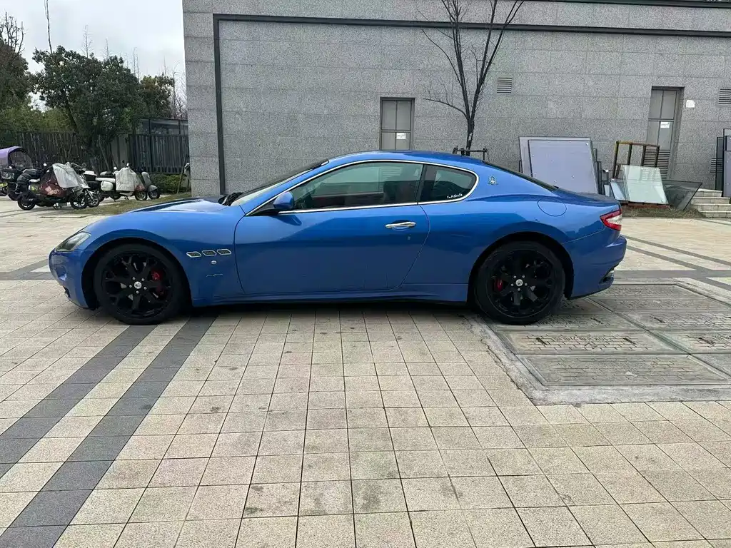 Maserati GranTurismo 2015 4.2L AT