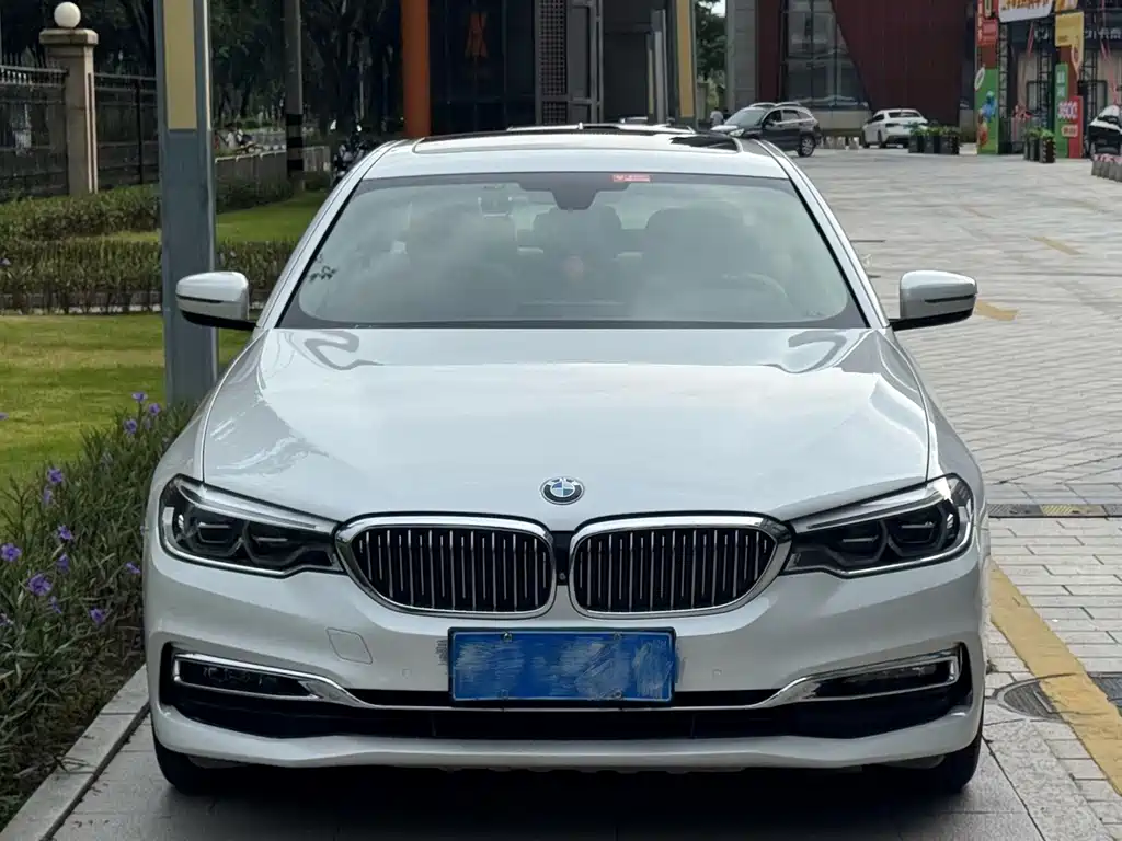 BMW 5 Series — миниатюра 2