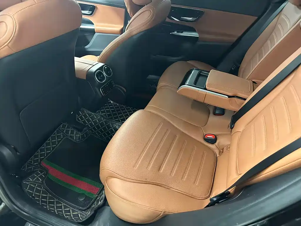 Mercedes-Benz GLC 2023 GLC 260 L 4MATIC Luxury 5 мест