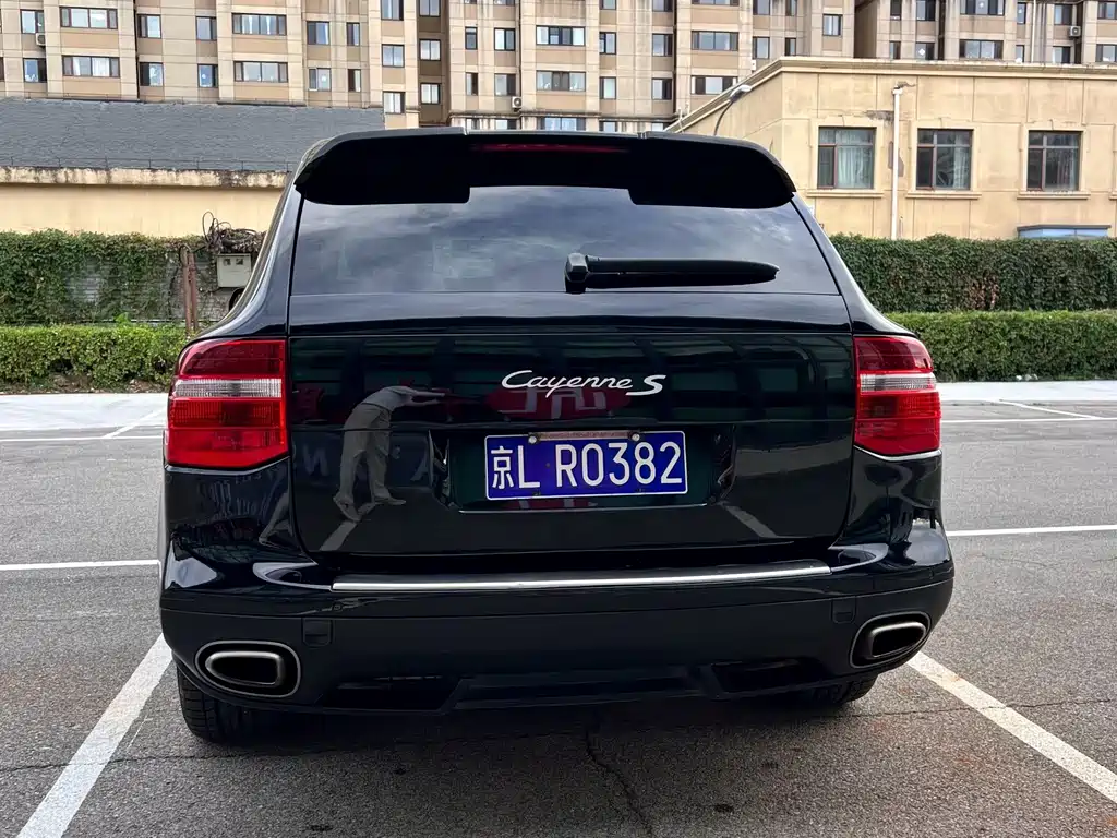 Porsche Cayenne — миниатюра 4