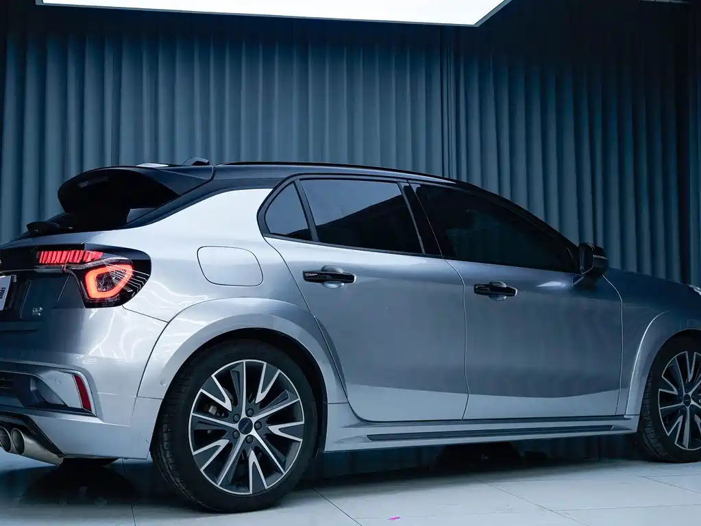 LYNK & CO. 02 HATCHBACK