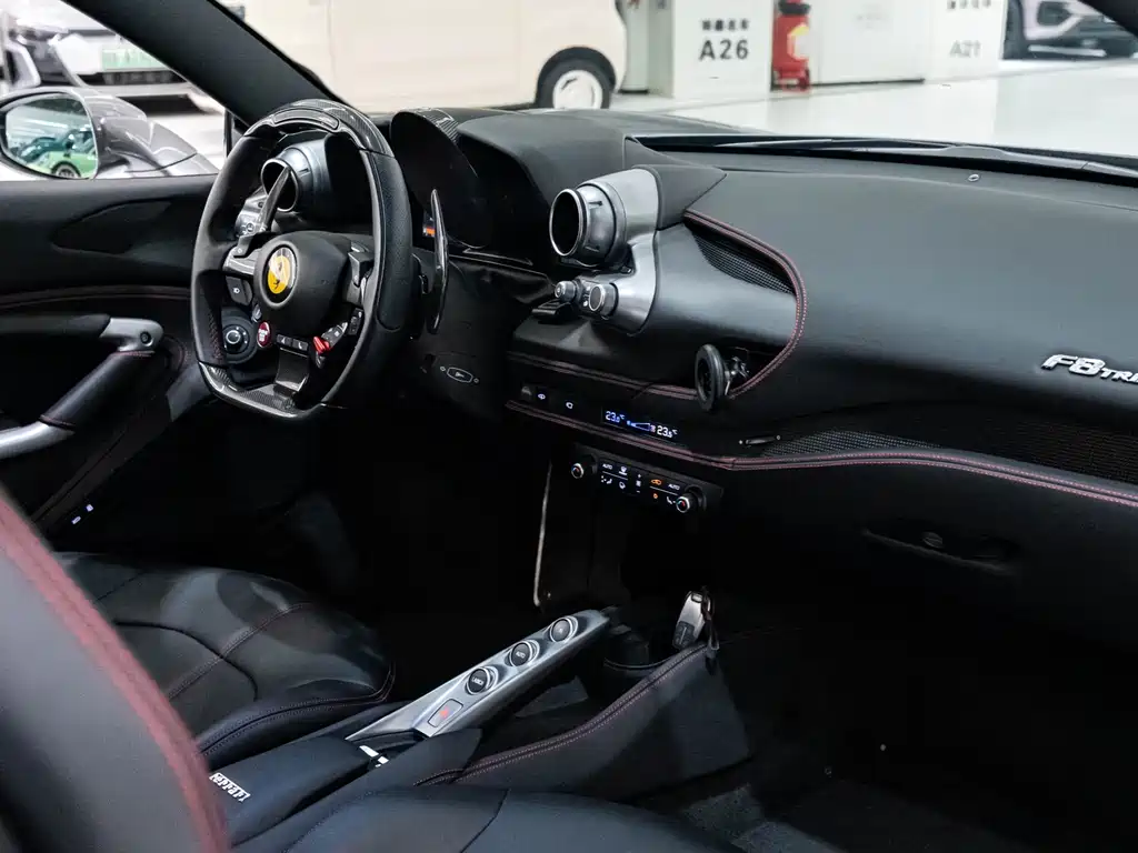 Ferrari F8 — миниатюра 10