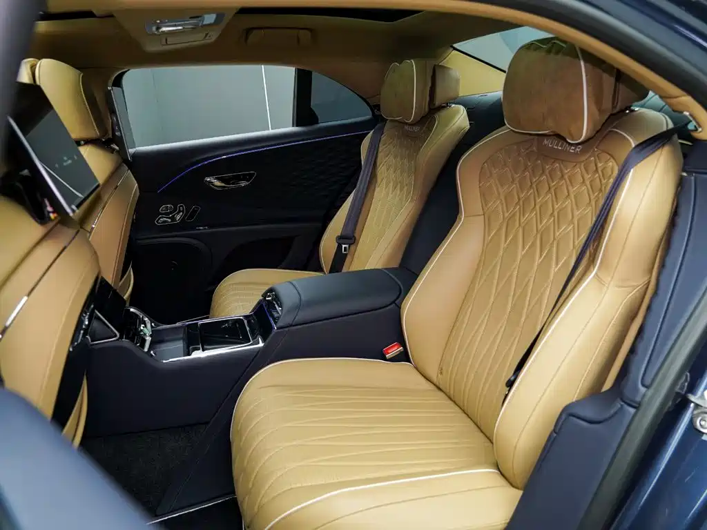 Bentley Flying Spur PHEV — миниатюра 13