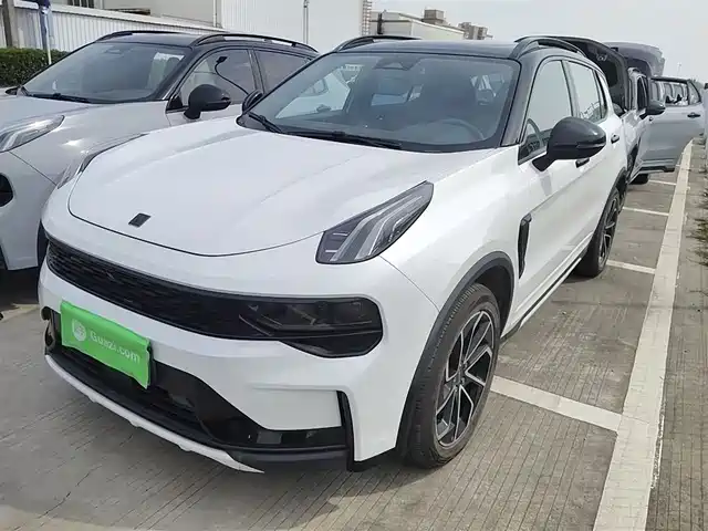 2023 Lynk & Co 01