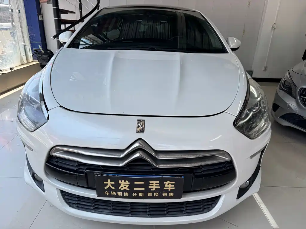 DS 5 2013 1.6T Luxury THP200