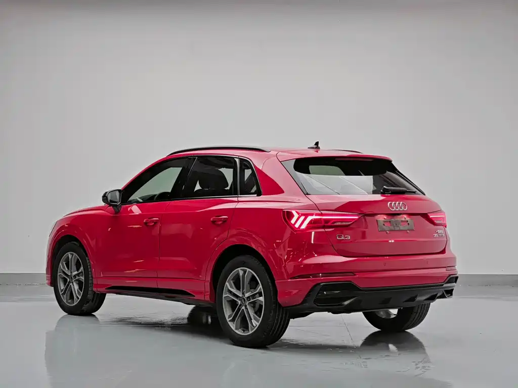 Audi Q3 2023 35 TFSI Fashion (1.4T)