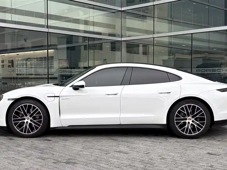 Porsche Taycan 2024 Taycan 4