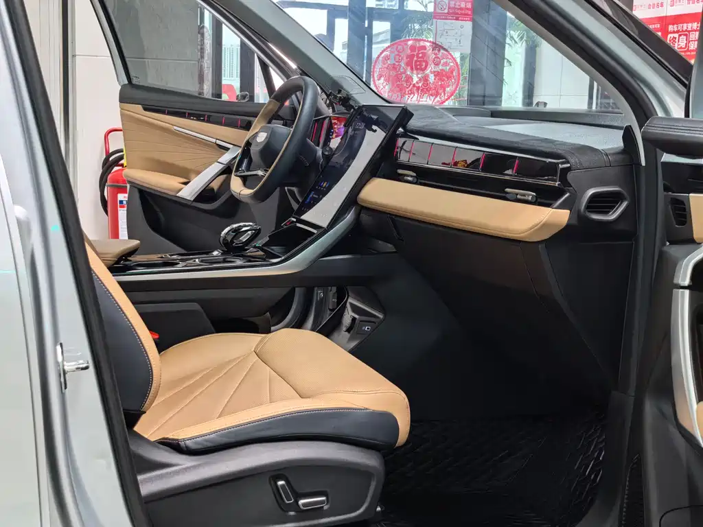 Geely Boyue L L 2023 1.5TD DCT Luxury