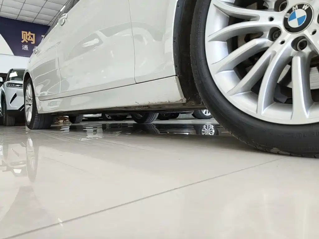 BMW 5 Series — миниатюра 21
